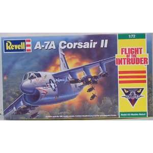   7A Corsair II  Flight of the Intruder  Revell 1:72: Toys & Games