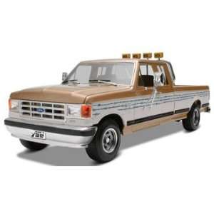    Monogram 1/24 Ford F 250 Pickup Truck Model Kit: Toys & Games