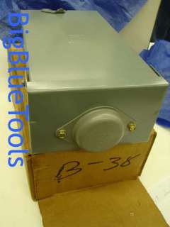 Square D 100 AMP Breaker Enclosure Box 2100BNRB  New in 