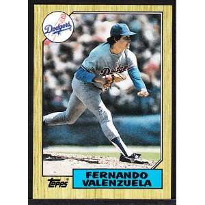    1987 Topps #410 Fernando Valenzuela [Misc.]: Sports & Outdoors