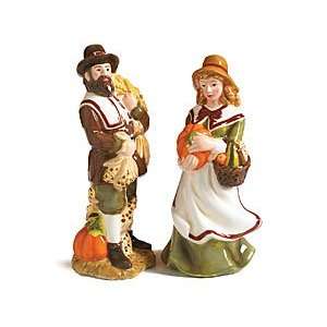   Thanksgiving Pilgrim Man Women Salt Pepper Shakers: Kitchen & Dining
