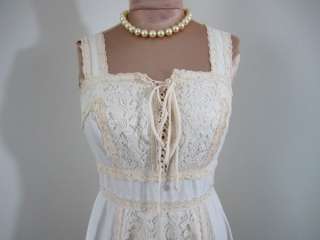Vintage 1970s Rare Pearl and Lace Trimmed Cream Gunne Sax Dress M/L