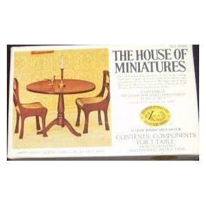 The House of Miniatures Hepplewhite Round Table No. 40005 