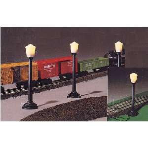  K Line K105X 3 Lighted Lamp Posts w/ Lockon Toys & Games
