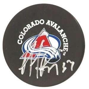   Roy Autographed Hockey Puck   Avalanche Logo
