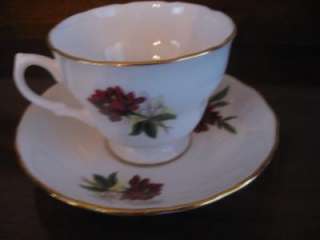   ROYAL VALE (RIDGWAY) QUEEN ANNE MUMS POPPIES BONE CHINA ENGLAND  