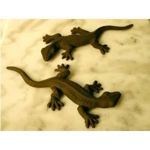 Cast Iron Gecko Figure   Set of 2