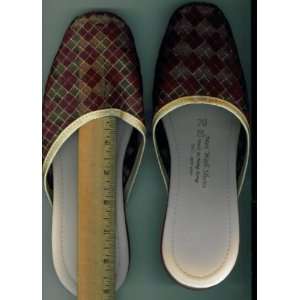   Wide 3 1/4 wide sole measurement. Burgundy and Gold. 