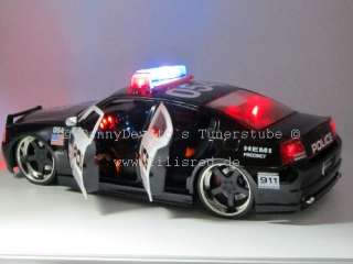 model equipped with police full lighting and sound real policy 