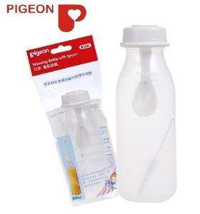 Pigeon Baby Weaning Squeeze Bottle With Spoon 240ML  