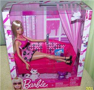 Barbie *Glam Doll with Hot Pink Sofa New  
