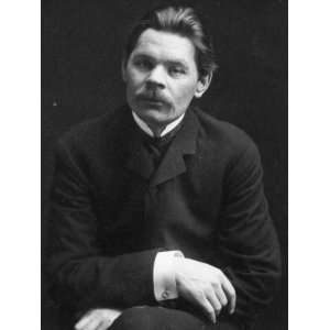  1906 photo Maxim Gorky, three quarter length portrait 