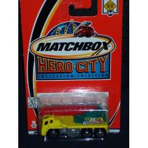  Matchbox Hero City 2002 #24 Construction Crane Truck: Toys 