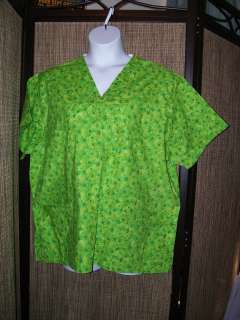PEACHES SCRUB TOP 2X XXL WOMENS ST. PATRICKS DAY GREEN EXCELLENT USED 
