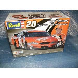  revell 1:24 scale  Tony Stewart #20 Model Car Kit (Home 